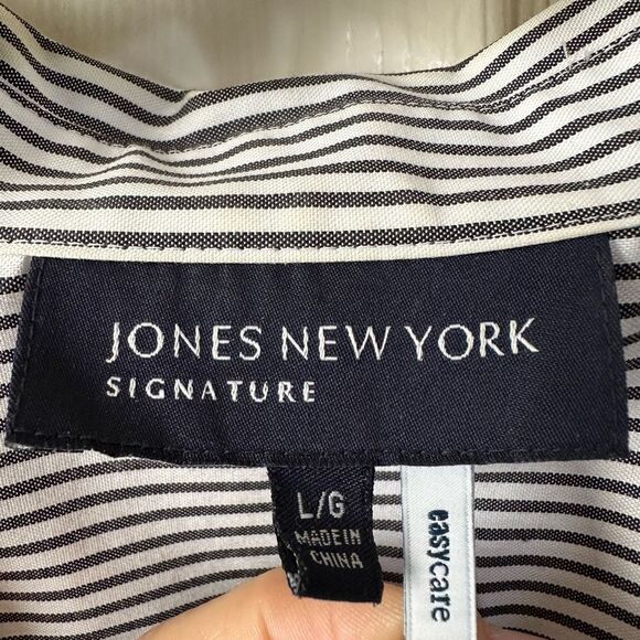 Jones New York easy care grey and white stripe button down shirt - Picture 4 of 9